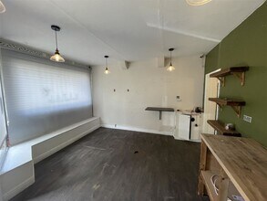 33 North Ln, Leeds to rent Building Photo- Image 2 of 2