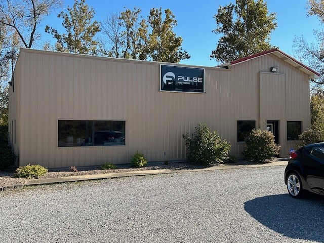 1802 N High St, Cape Girardeau, MO for rent - Building Photo - Image 1 of 4