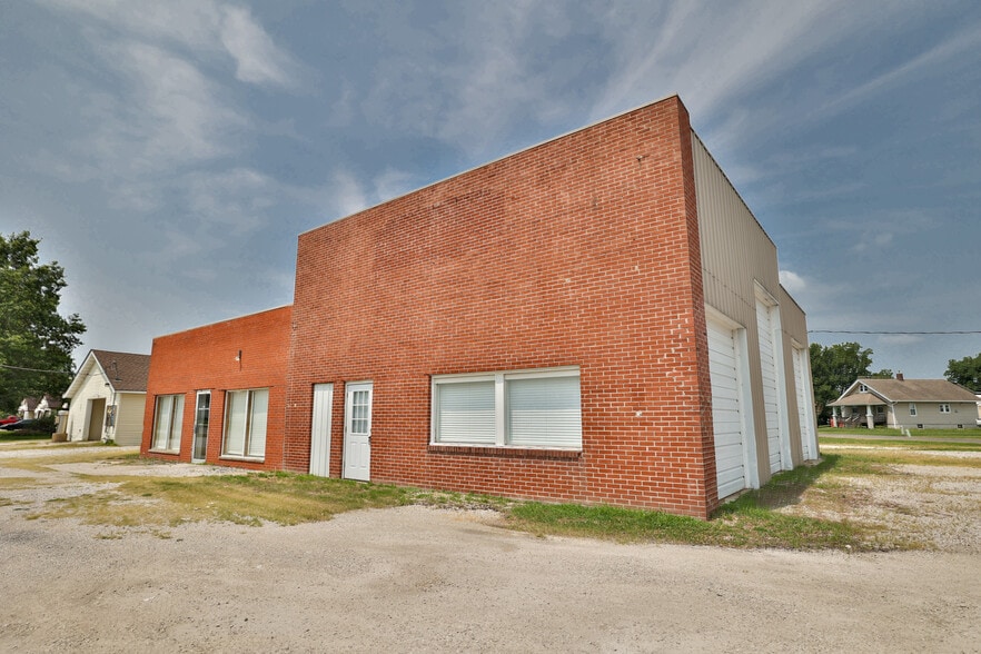 205 S Old Route 66, Hamel, IL for rent - Primary Photo - Image 1 of 29