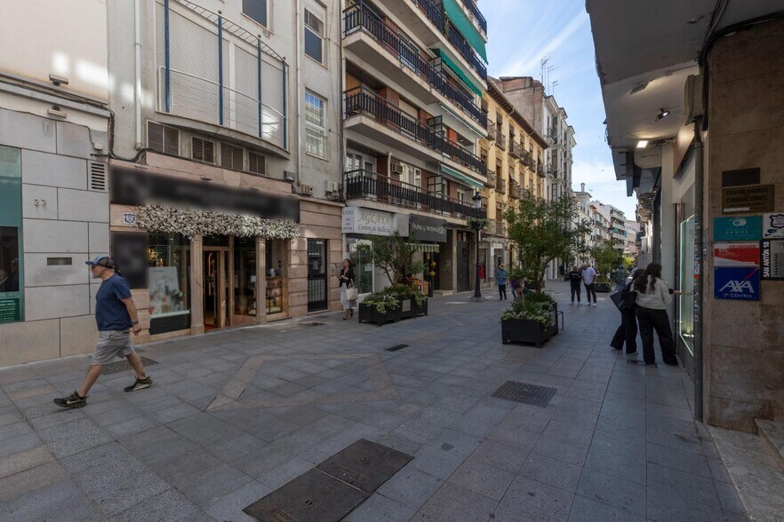 Retail in Granada for sale - Building Photo - Image 1 of 17