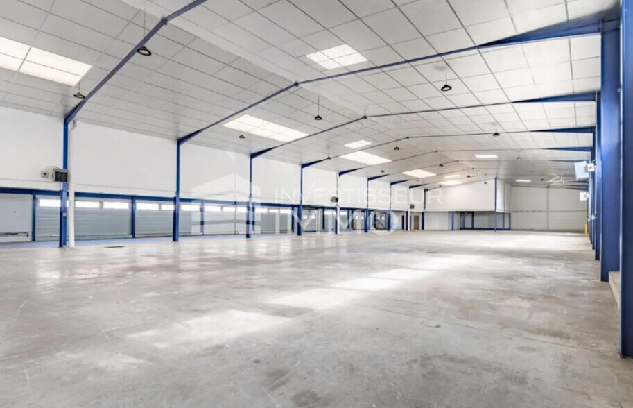 Light Industrial in Bezons to rent - Building Photo - Image 2 of 8