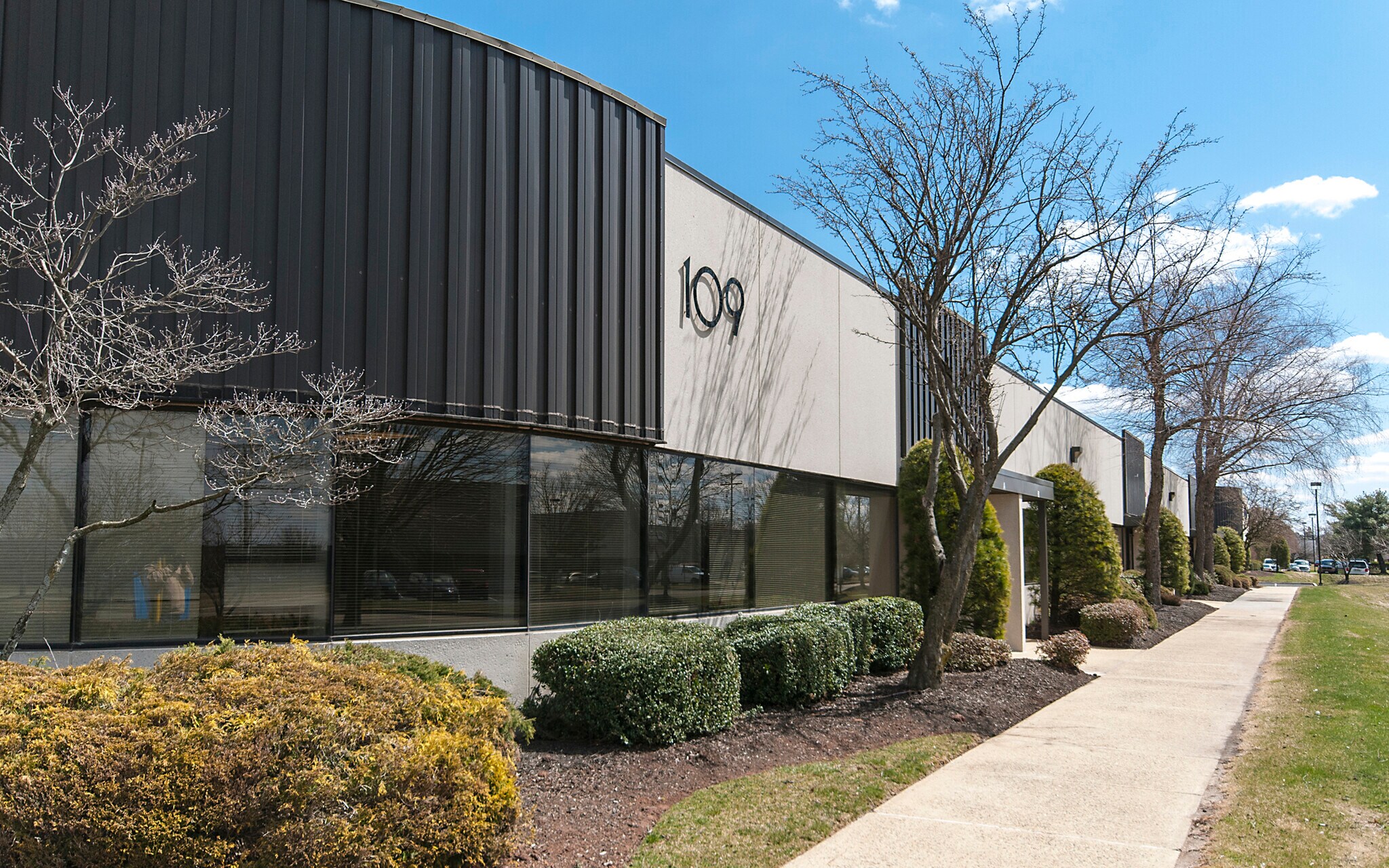 109 Corporate Ct, South Plainfield, NJ to rent Building Photo- Image 1 of 7