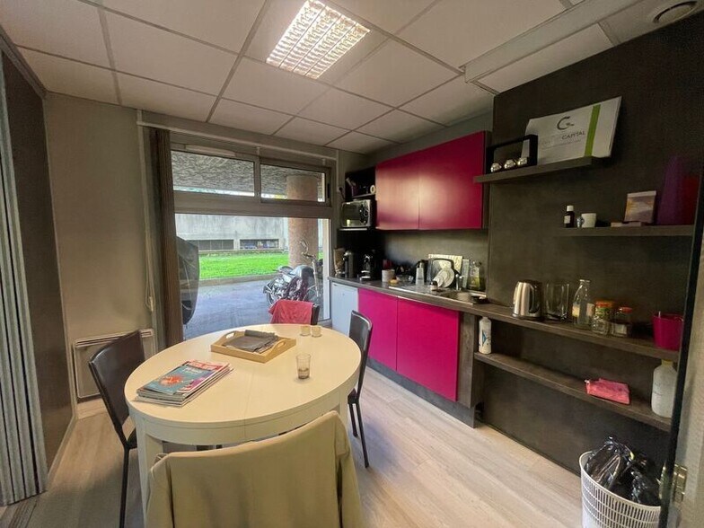 Build-to-Rent in Lyon for sale - Building Photo - Image 2 of 20