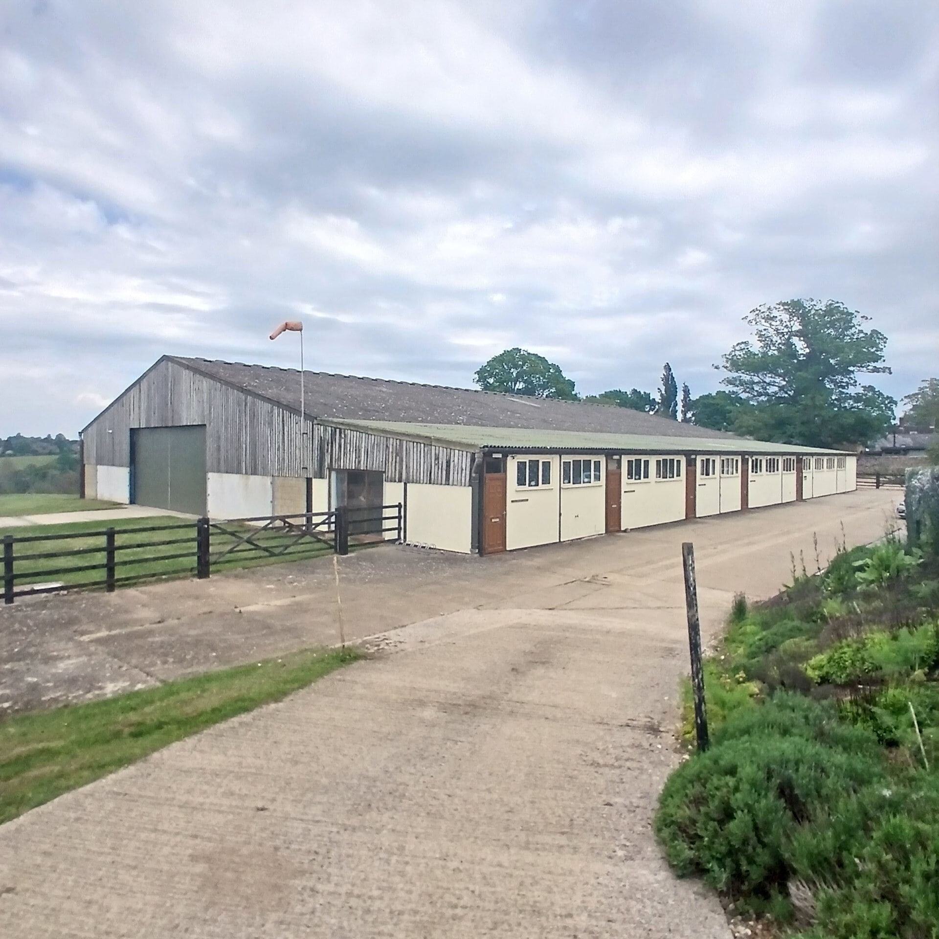 Bloxham Rd, Banbury to rent Building Photo- Image 1 of 2