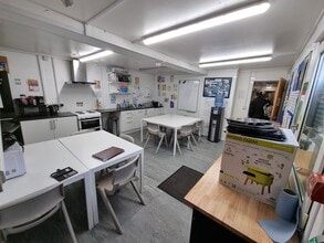 75 Chase Rd, London to rent Interior Photo- Image 1 of 2