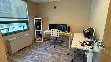 912 Thayer Ave, Silver Spring, MD to rent Interior Photo- Image 2 of 12