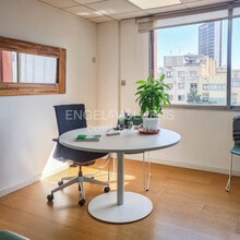 Office in Barcelona, Barcelona to rent Interior Photo- Image 2 of 37