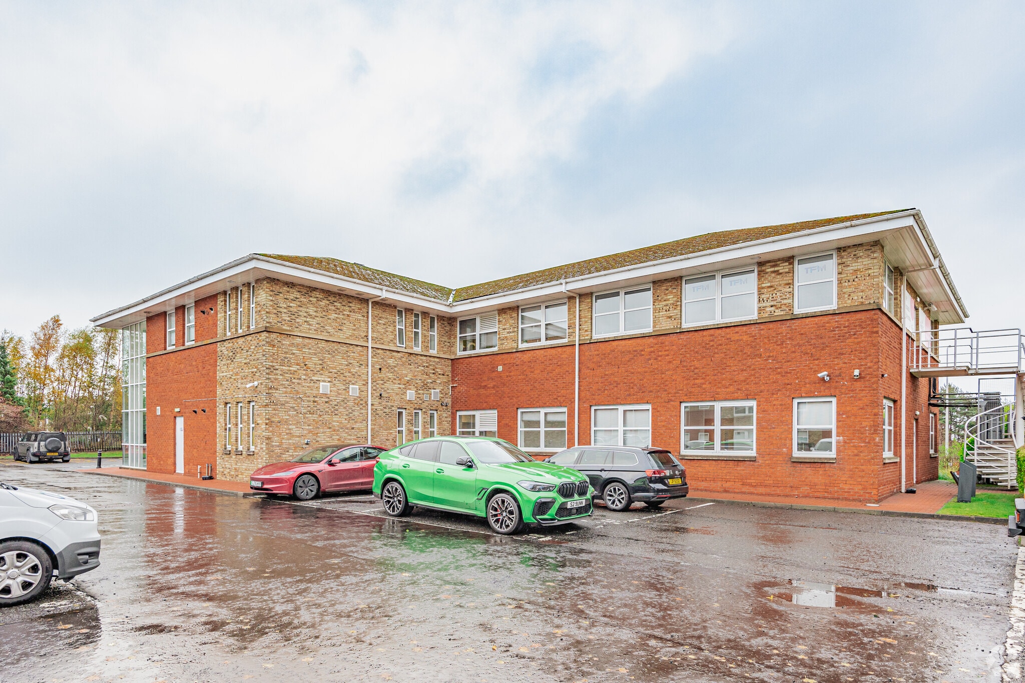 8 Deer Park Ave, Livingston to rent Primary Photo- Image 1 of 3