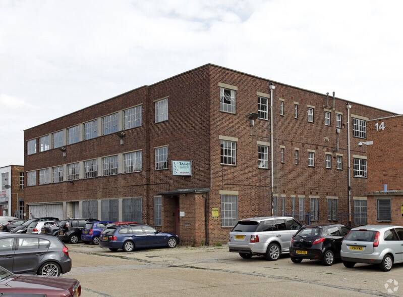 13A Bridge Clos, Romford for sale - Building Photo - Image 1 of 1