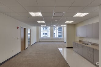 104 S Michigan Ave, Chicago, IL to rent Interior Photo- Image 2 of 3