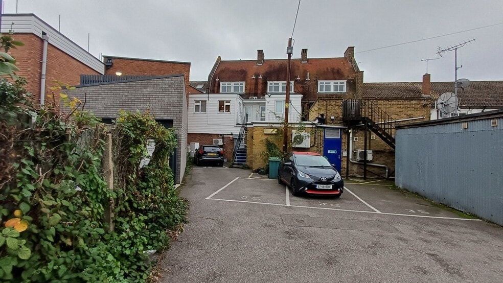 53-57 High St, Wickford to rent - Building Photo - Image 3 of 3