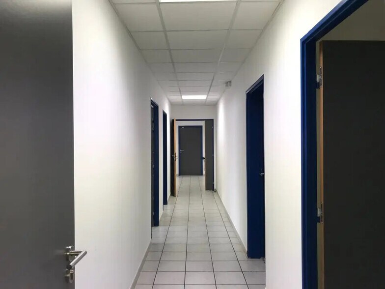 Office in Avignon to rent - Interior Photo - Image 3 of 10