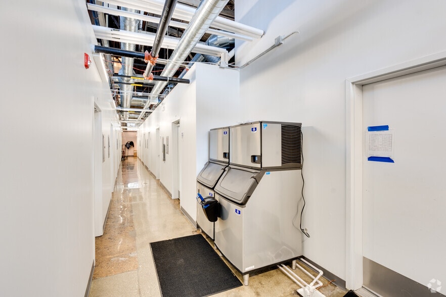 850 W Superior St, Chicago, IL to rent - Interior Photo - Image 2 of 15