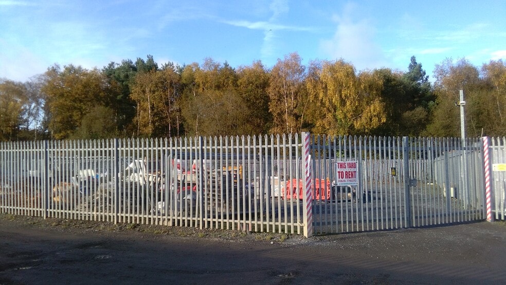 Station Park, Newton Abbot to rent - Building Photo - Image 2 of 2