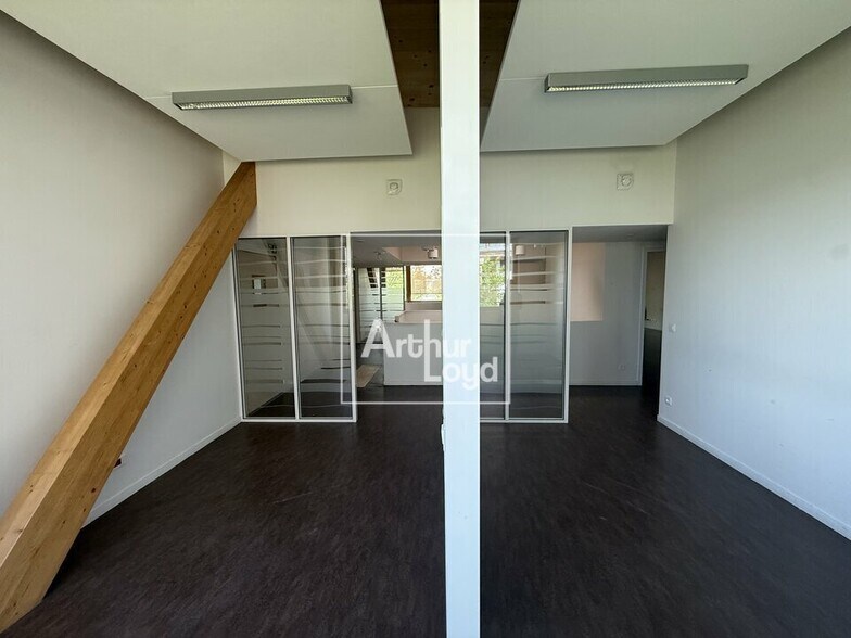 Office in Savigny-le-Temple for sale - Interior Photo - Image 3 of 7