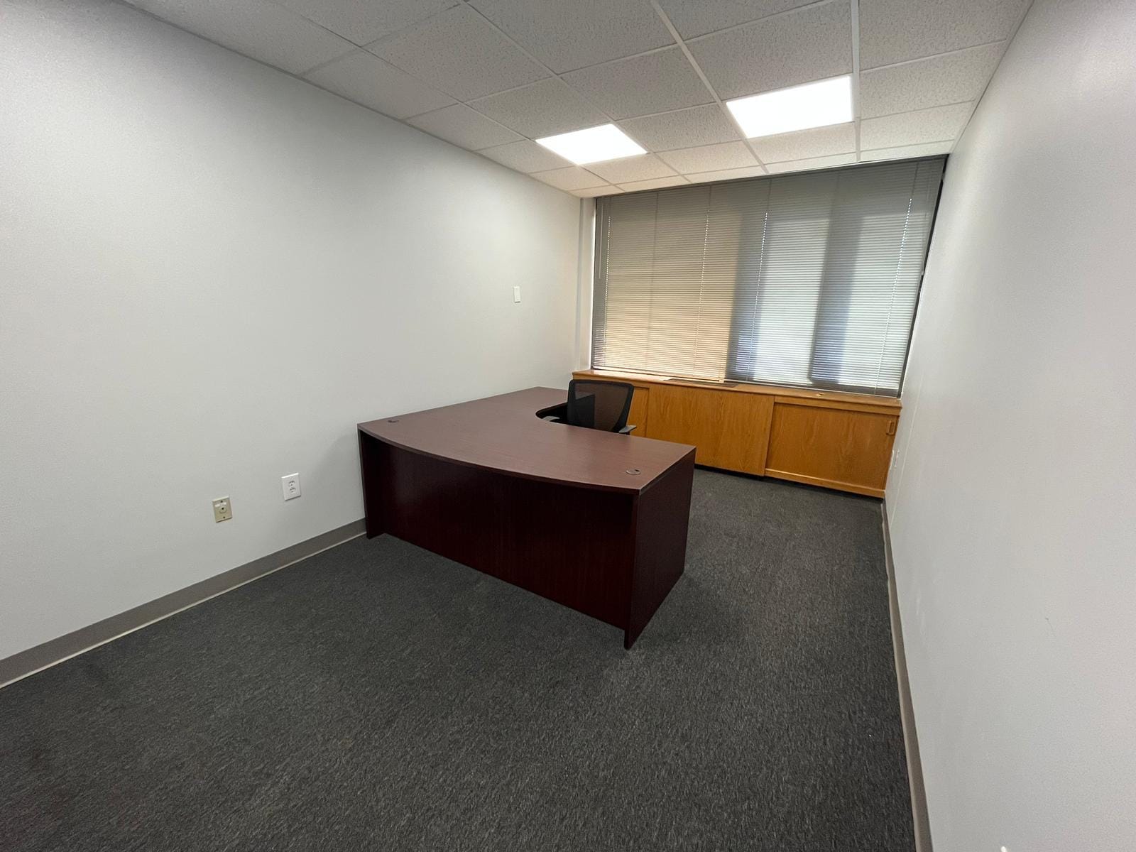 1 Main St, Eatontown, NJ to rent Interior Photo- Image 1 of 4