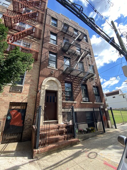 4021 61st St, Woodside, NY for sale - Building Photo - Image 1 of 19