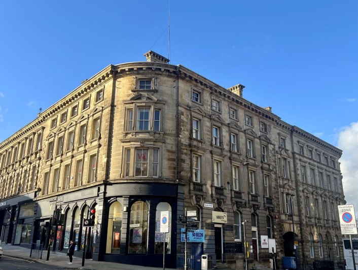 2-4 Railway St, Huddersfield to rent Primary Photo- Image 1 of 2