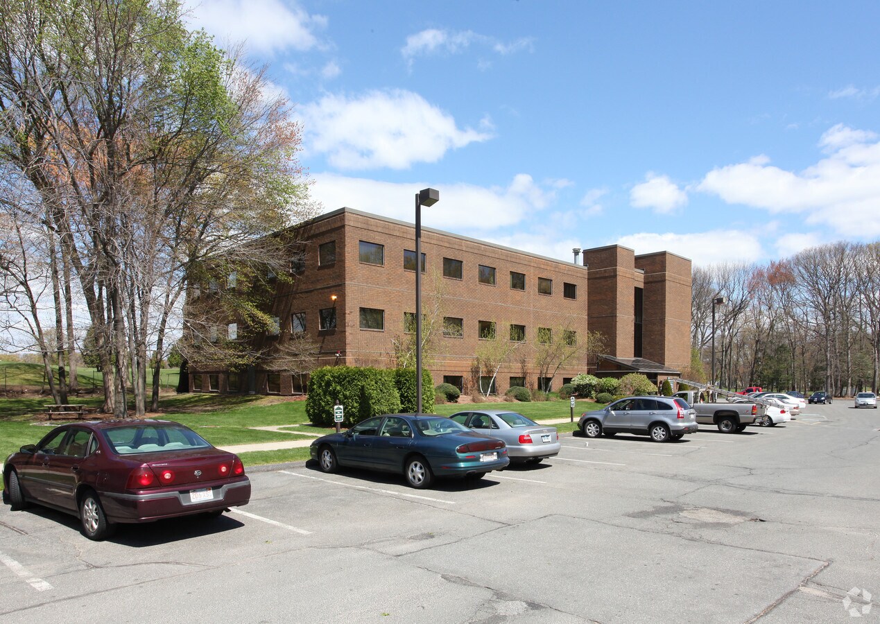 175 Dwight Rd, Longmeadow 01106 UK