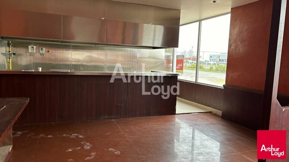 Light Industrial in Saint Ouen to rent - Interior Photo - Image 2 of 2