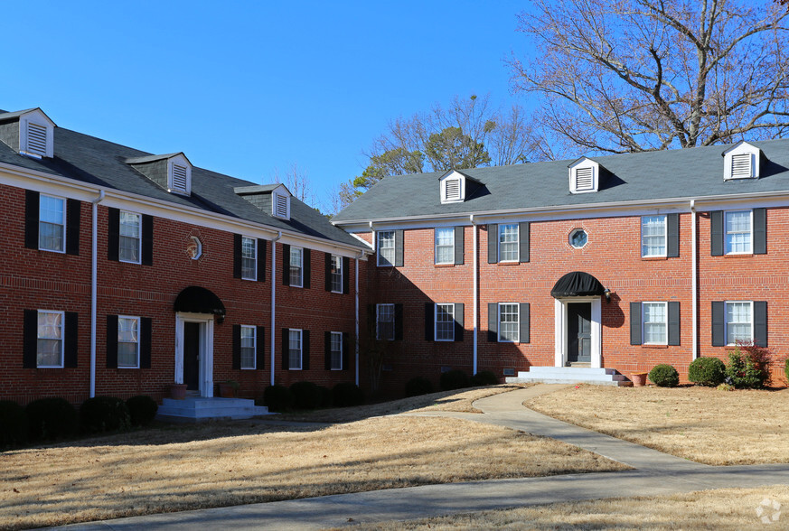 2367 Cascade Rd SW, Atlanta, GA for sale - Primary Photo - Image 1 of 1