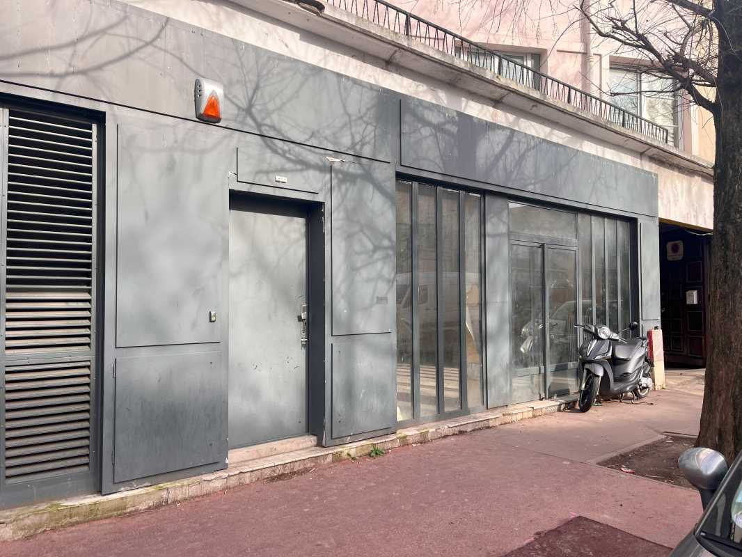 Retail in Aubervilliers for sale Building Photo- Image 1 of 8