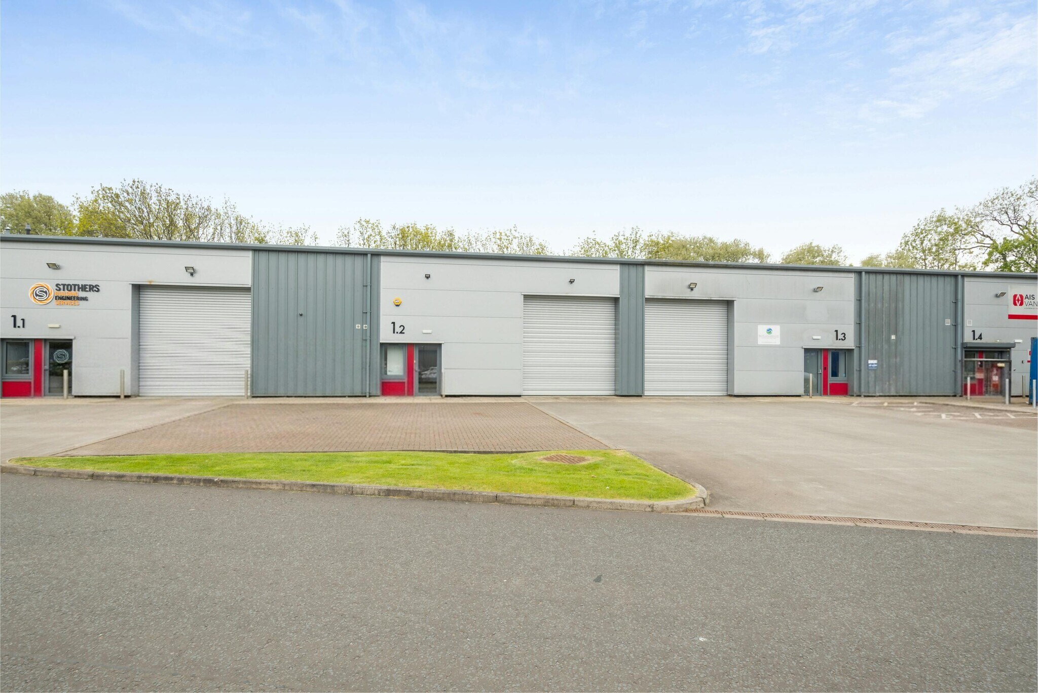 Starling Way, Bellshill to rent Building Photo- Image 1 of 21