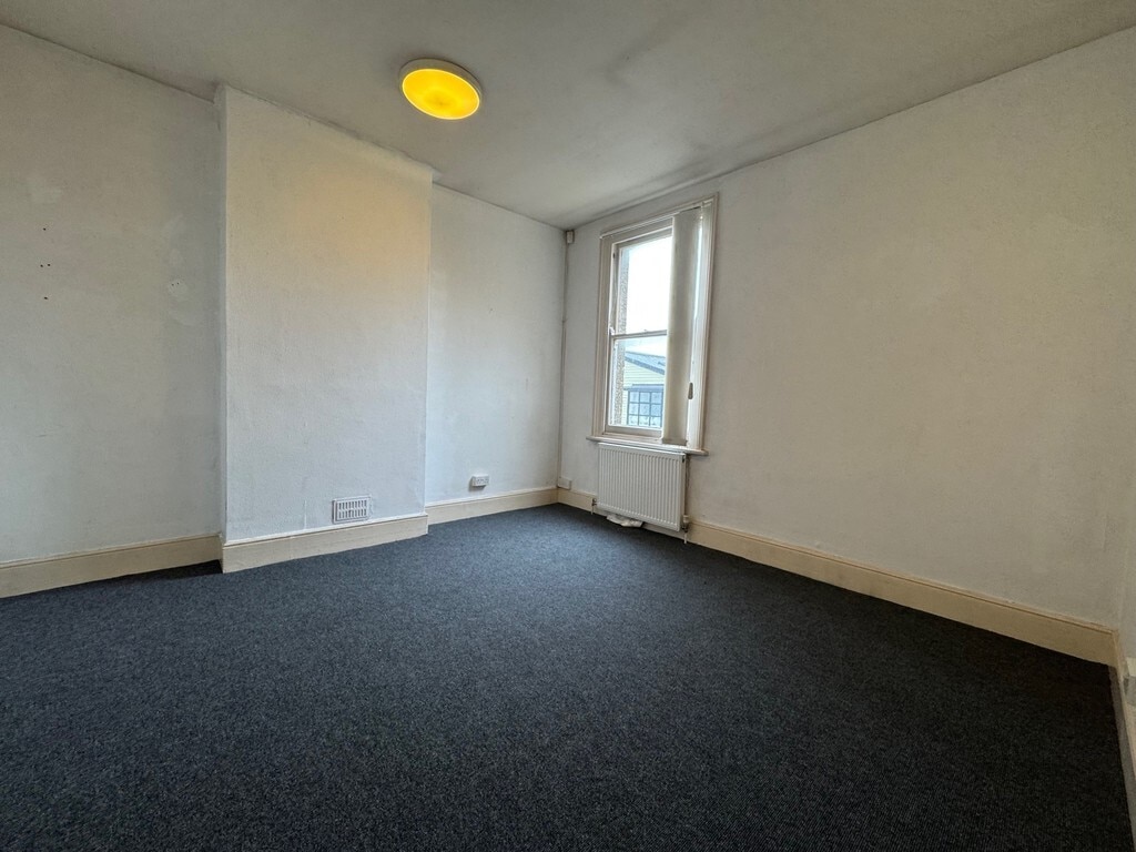 83 High St, Benfleet to rent Interior Photo- Image 1 of 3