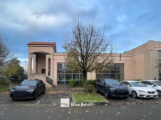 More details for 30 Rue Du 35eme Regiment D'Aviation, Bron - Office, Light Industrial to Rent