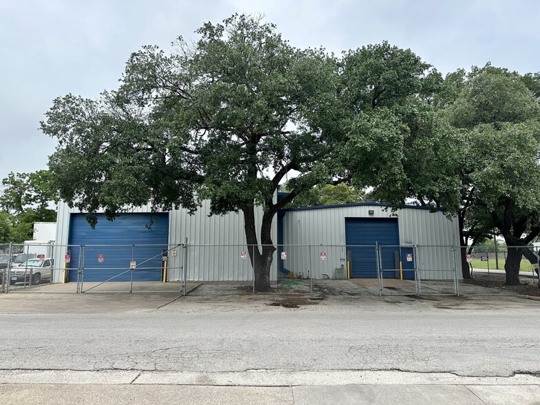 3609 Bolin Rd, Houston, TX for rent - Building Photo - Image 1 of 18