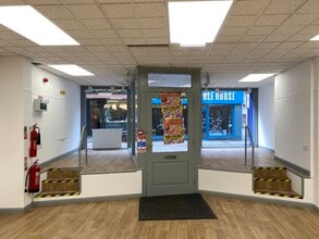 61-62 High St, Kings Lynn to rent Interior Photo- Image 2 of 5