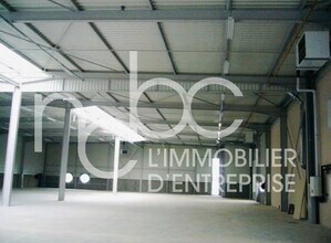 Light Industrial in Chaponnay to rent Building Photo- Image 1 of 4