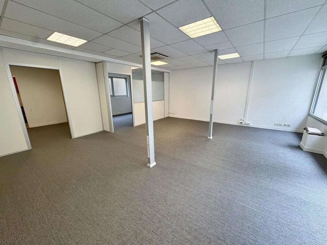 Office in Paris for sale Interior Photo- Image 1 of 10