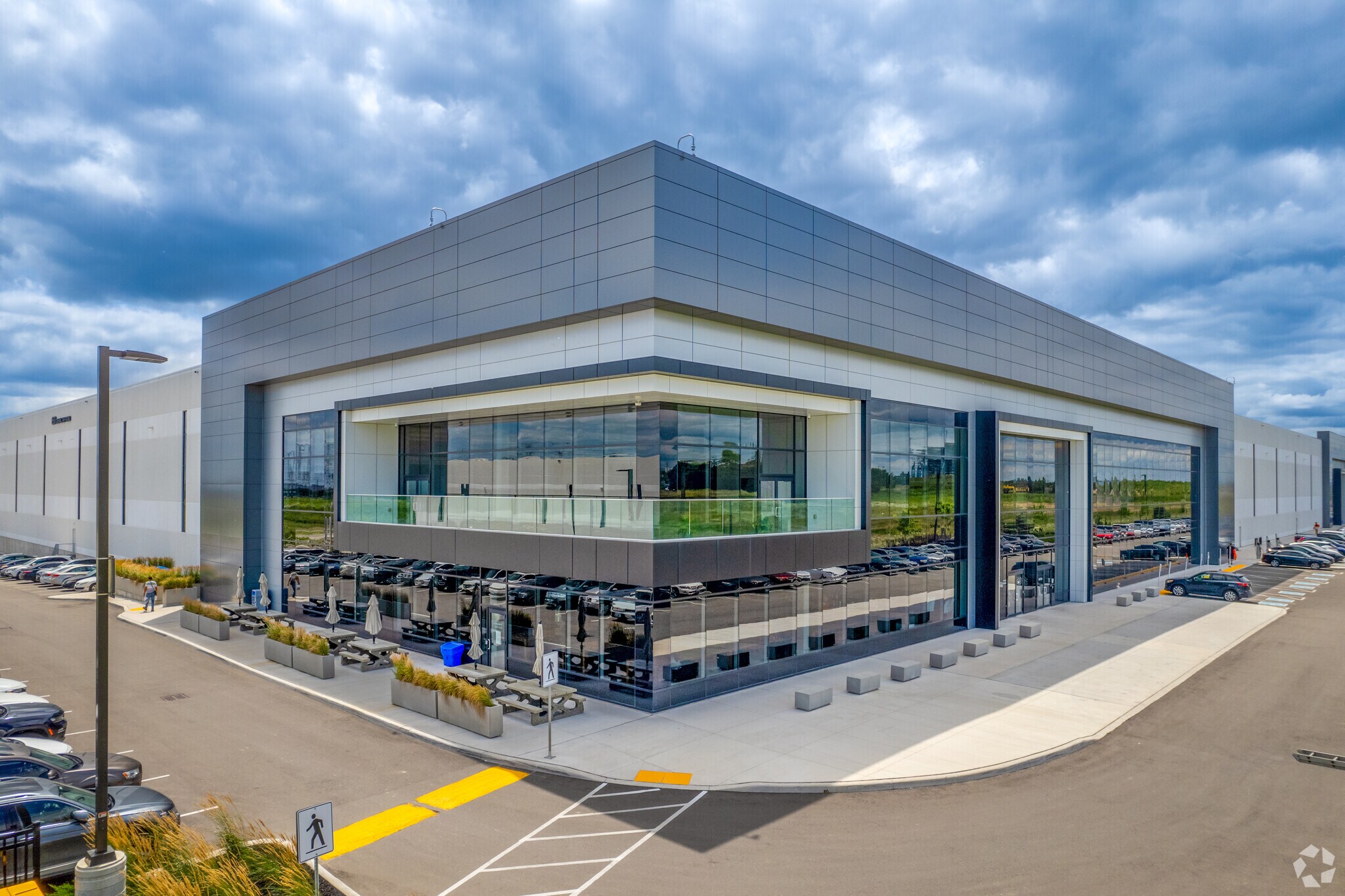 850 Gibraltar Rd, Vaughan, ON to rent Primary Photo- Image 1 of 6