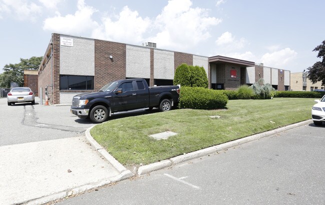More details for 145 Sherwood Ave, Farmingdale, NY - Industrial to Rent