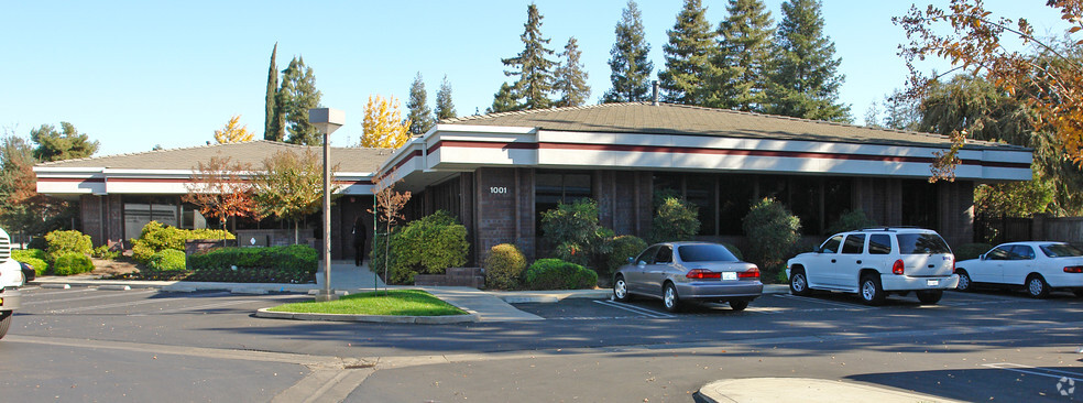 1001 N Demaree Rd, Visalia, CA for rent - Primary Photo - Image 3 of 7