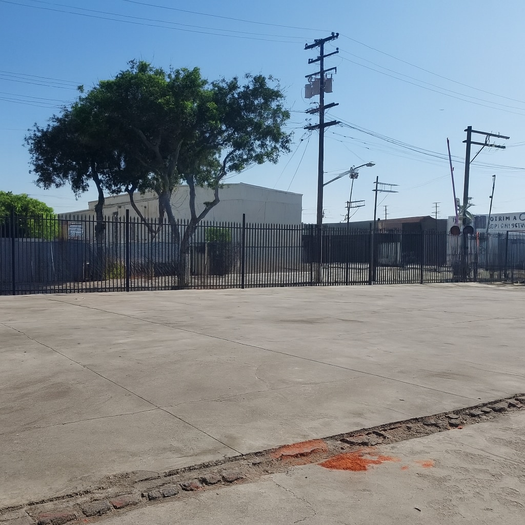 2412 E 57th St, Vernon, CA to rent Primary Photo- Image 1 of 3