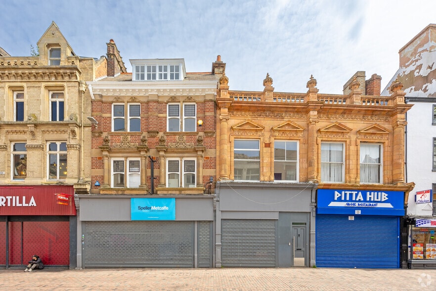 4-6 Cheapside, Leicester to rent - Building Photo - Image 1 of 2
