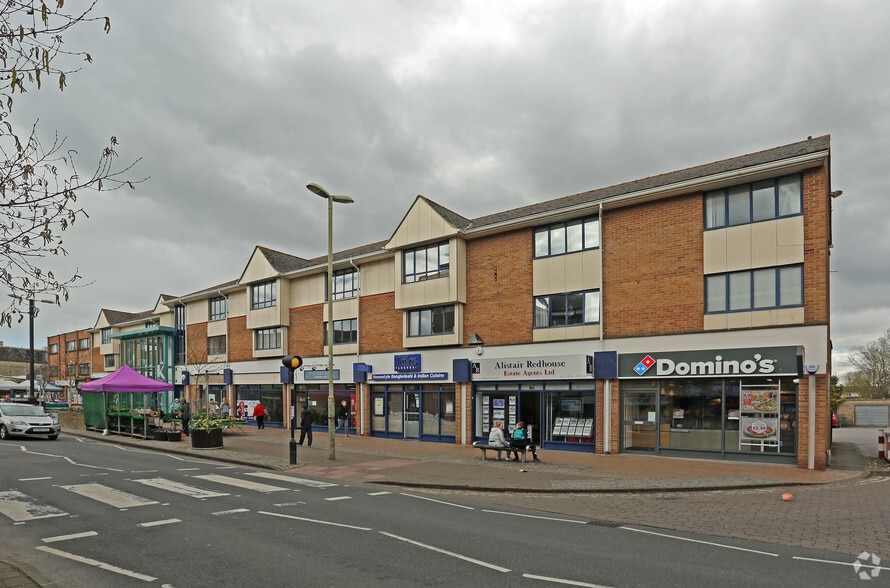 High St, Kidlington to rent - Building Photo - Image 2 of 7