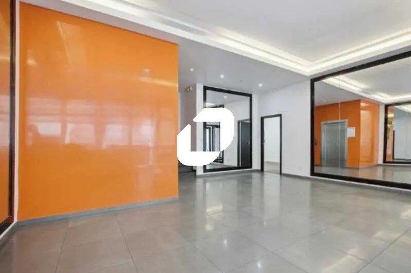 Office in Neuilly-sur-Seine to rent - Building Photo - Image 2 of 9