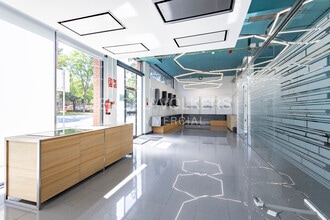 Retail in Sant Just Desvern, Barcelona to rent Interior Photo- Image 2 of 18