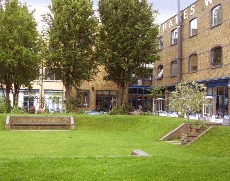 Rainville Rd, London to rent - Building Photo - Image 2 of 9