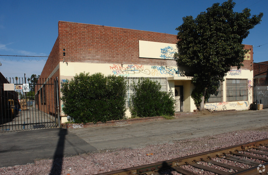 955 Slauson Ave, Los Angeles, CA for rent - Building Photo - Image 2 of 15