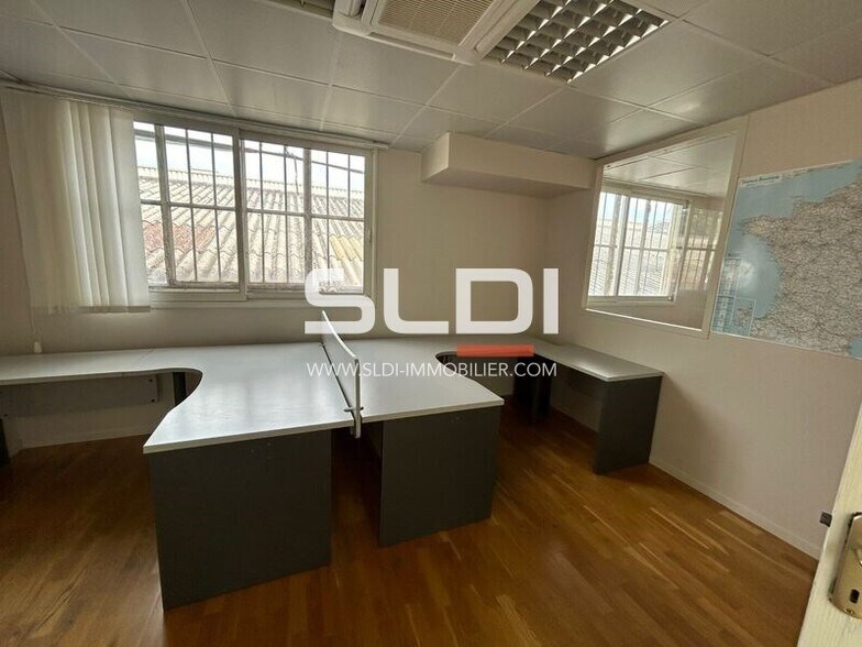 Avenue Carnot, Neuville-sur-Saône to rent - Interior Photo - Image 2 of 10