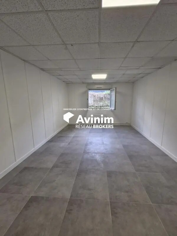 Office in Mitry-Mory to rent Interior Photo- Image 1 of 5