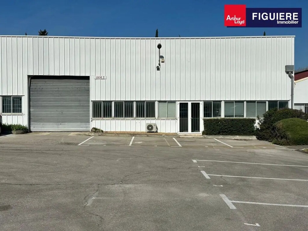 Location Local d'activités 377 m² - Photo 1