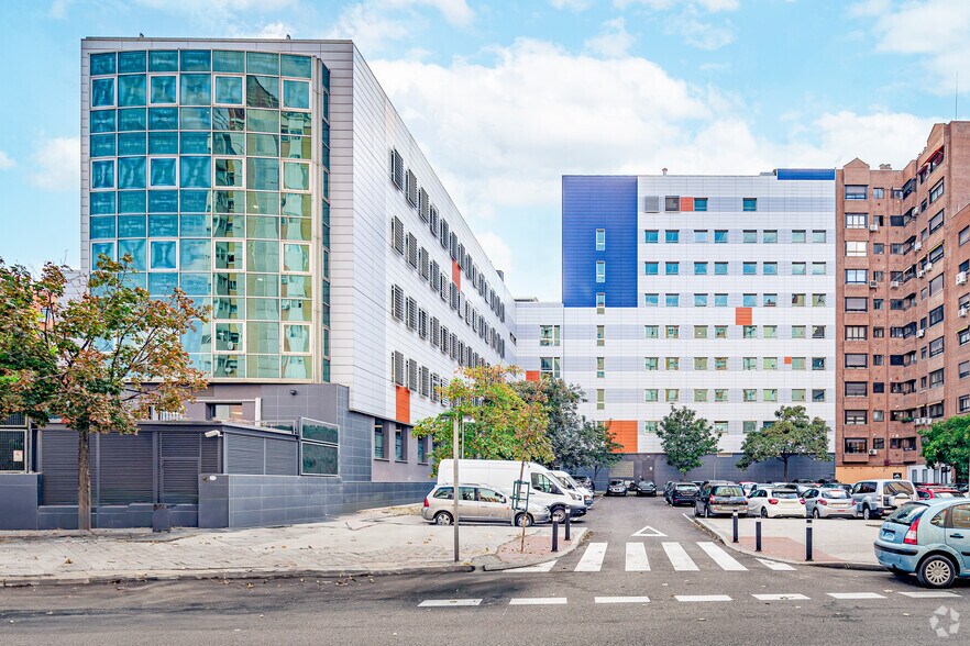 Office in Madrid, Madrid to rent - Building Photo - Image 3 of 5