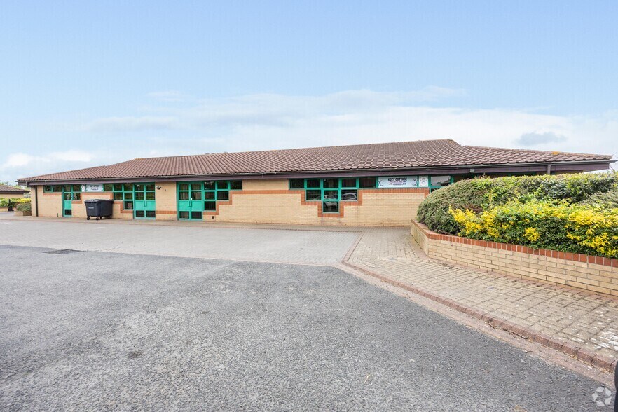 7 Crosland Park, Cramlington for sale - Primary Photo - Image 1 of 1