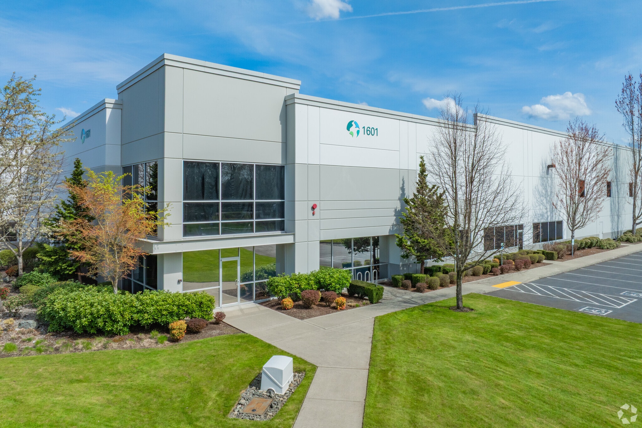 1601 Industrial Park Way, Puyallup, WA to rent Primary Photo- Image 1 of 7