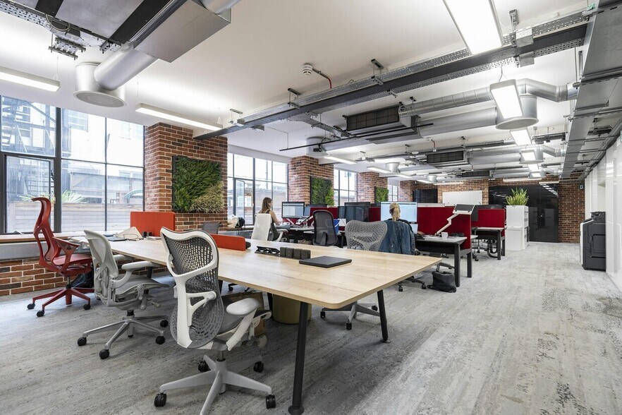 24-32 Stephenson Way, London to rent - Interior Photo - Image 3 of 9